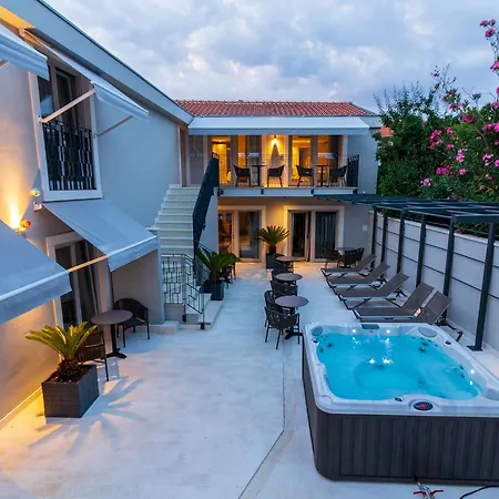 Torretta Palace Turanj