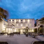 Torretta Palace 4* 图兰杰